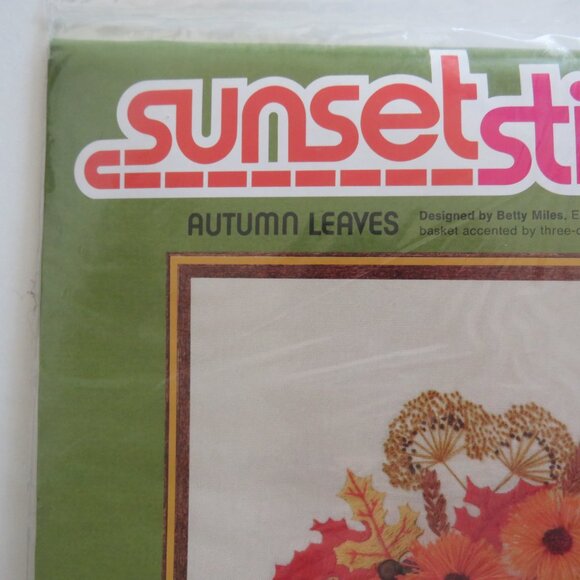 Autumn Leaves Vintage 1976 Sunset Stitchery 100% Wool Yarn Embroidery Kit #2241 - Picture 2 of 7
